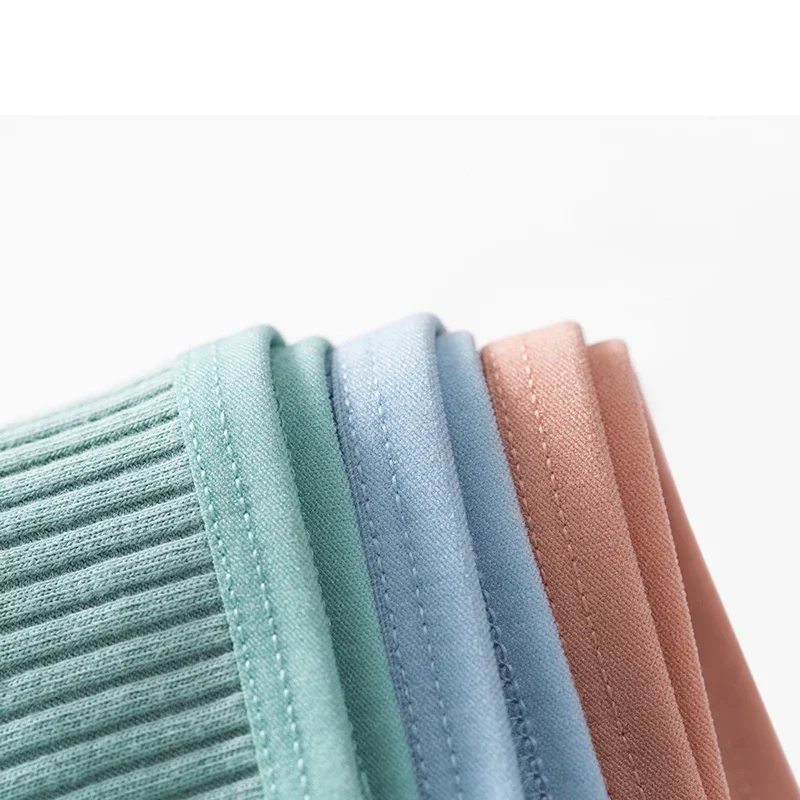 stretchy waistband detail on thong