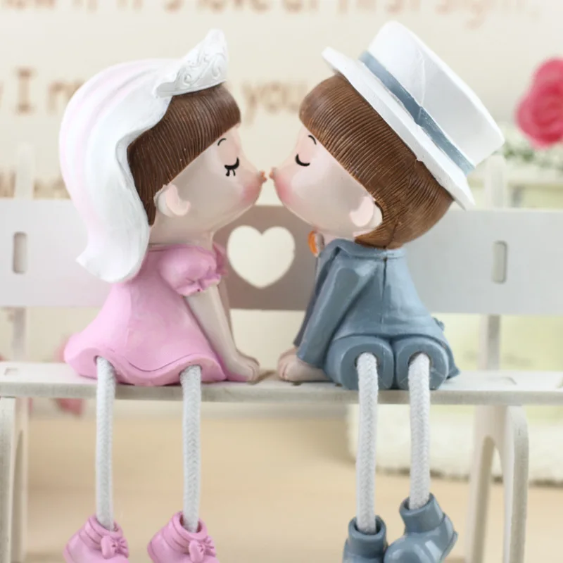 2pcs/set Miniature Ornaments Resin Dolls Hanging Feet Boy Girl Lovers Couple Figurines Craft Wedding Accessories Birthday Gifts 