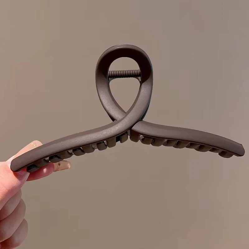 Elegant Frosted Acrylic Wave Hair Claw for Women - Versatile French-Style Accessory