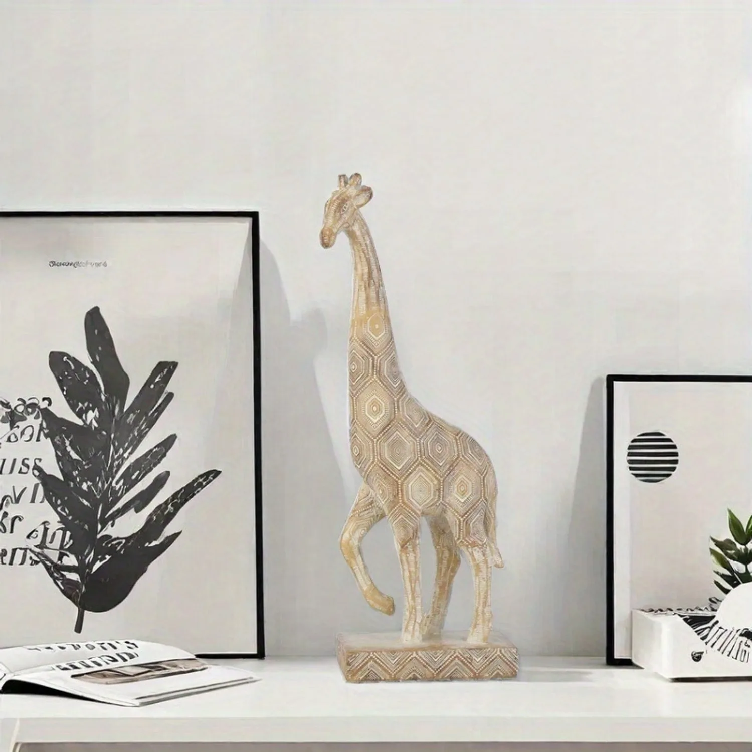 Modern Minimalist Home Decoration, Giraffe Desktop Ornaments, Decorations for Offices and Studies, Artistic Handicrafts