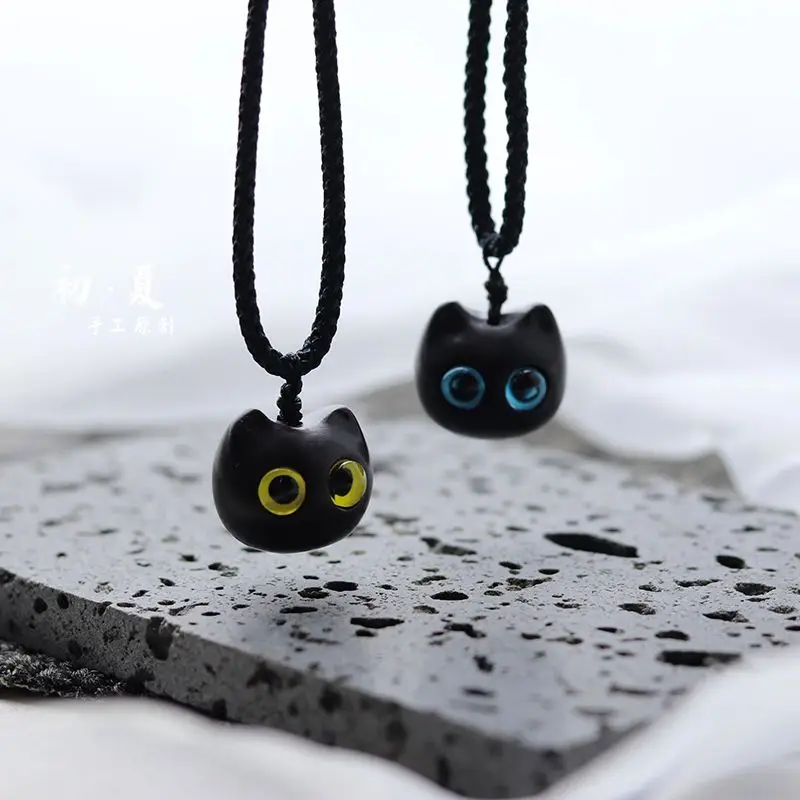 

Ebony Beckoning Heterochromia Iridum Cat Necklace Lucky Cat Pendant Long Couple Girlfriend Chain Men's and Women's Accessories