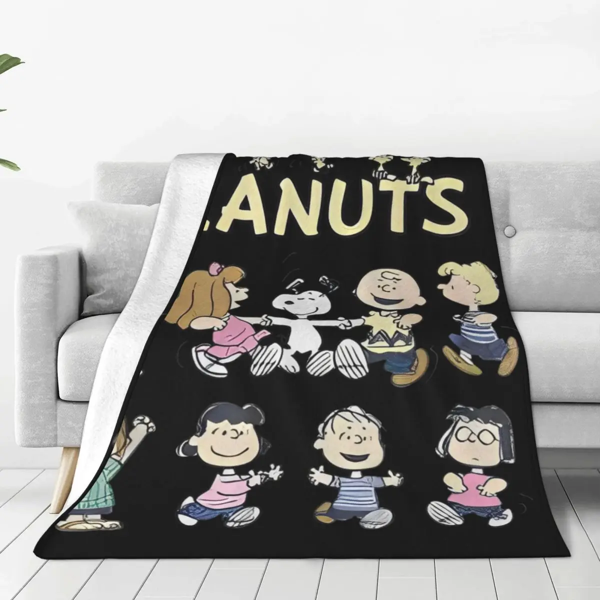 thumbnail image 1 of Mantas de franela con diseño artístico de Peanuts, Charlie Brown, Scream, Snoopy, súper cálidas, para decoración del hogar de niños y niñas, colcha de moda, 1 of 5