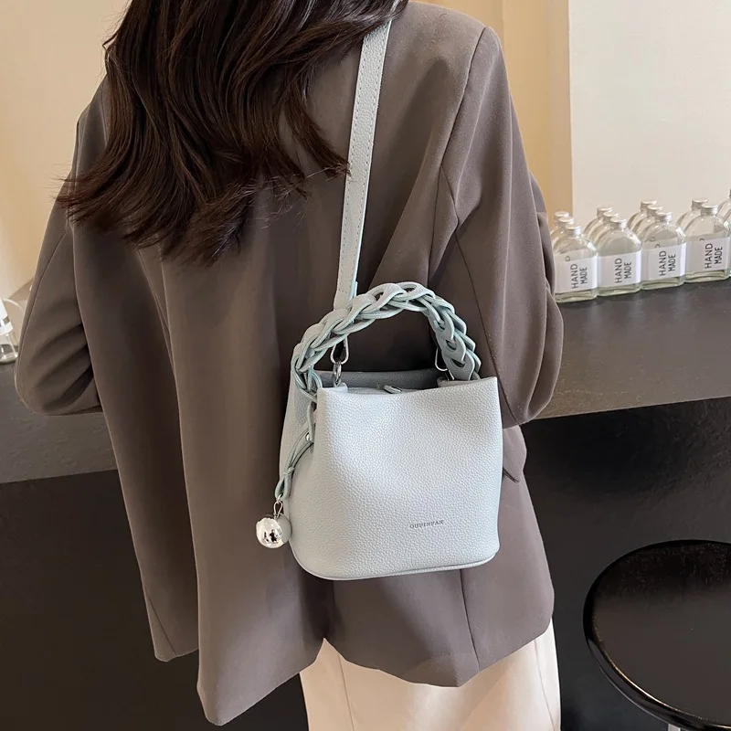 Fashion Weaving Handheld Bucket Bag New Korean Soft Leather