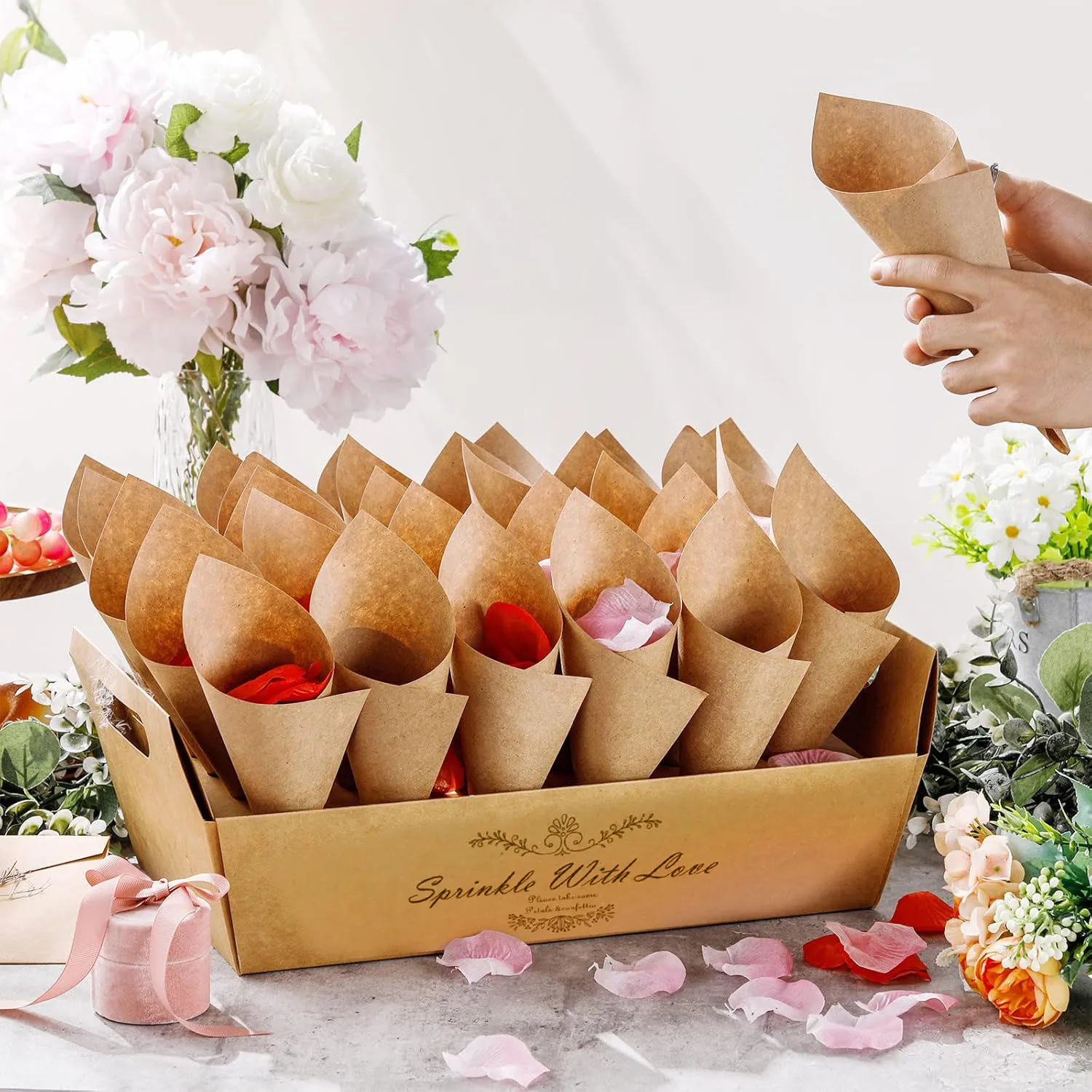 Porte cornet à confettis - Présentoir plateau de confettis de mariage – PETALES BOHEME Porte cornet à confettis - Présentoir plateau de confettis de mariage – PETALES BOHEME