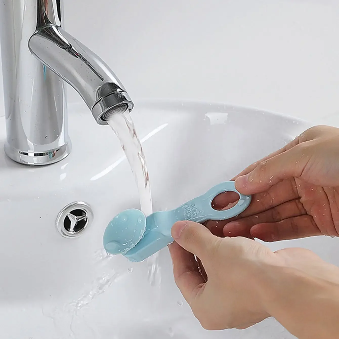 Hands-Free Toilet Lid Lifter - For Easy Opening