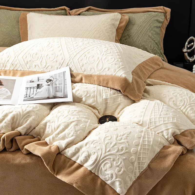 Description Picture 5 of itemLuxury jacquard velvet home Bed linen Euro Bedding set Sitting Duvet cover Quilt bed cover full set sheet sets with pillowcase