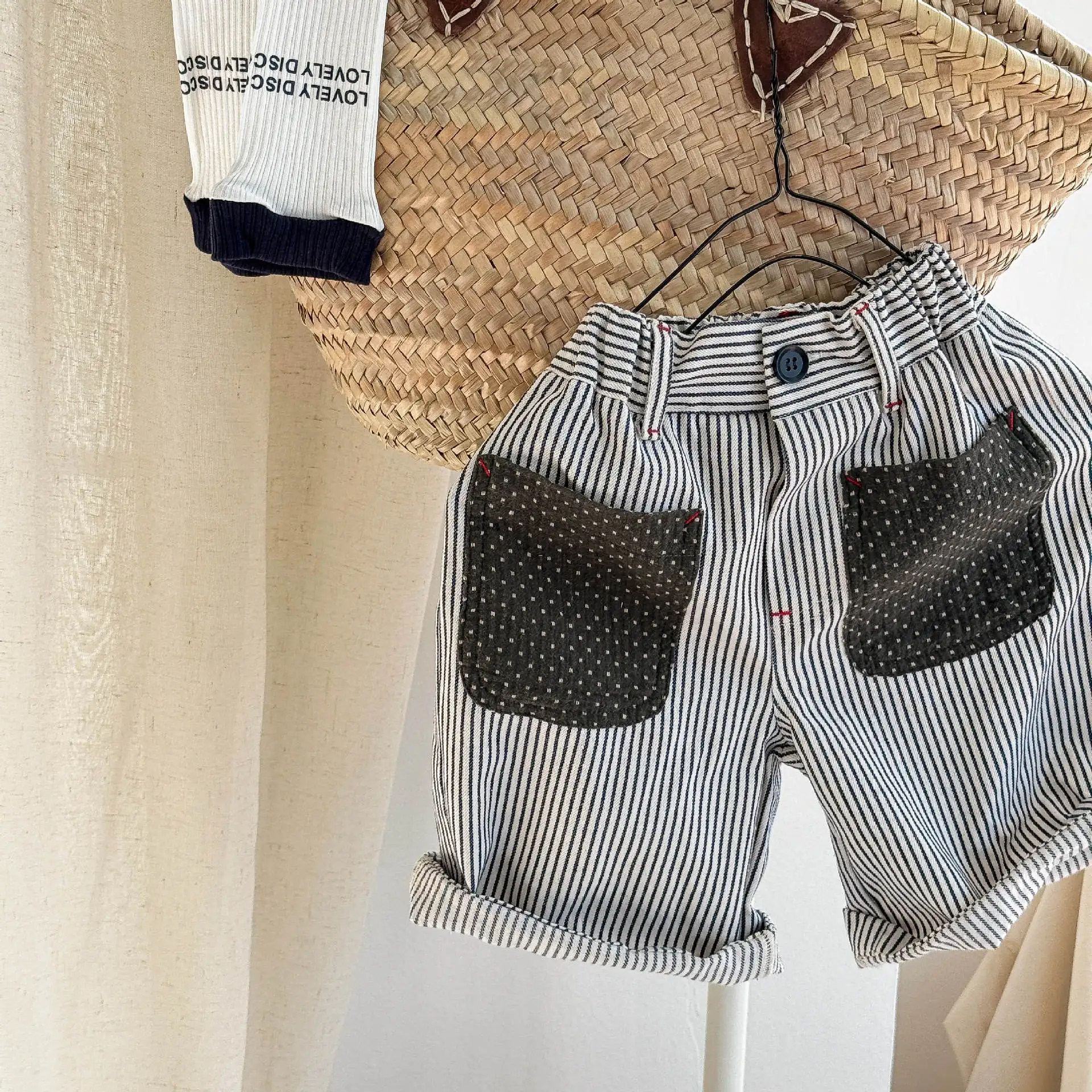 2025 صيف جديد الأطفال مخطط السراويل للبنين بنات فض...