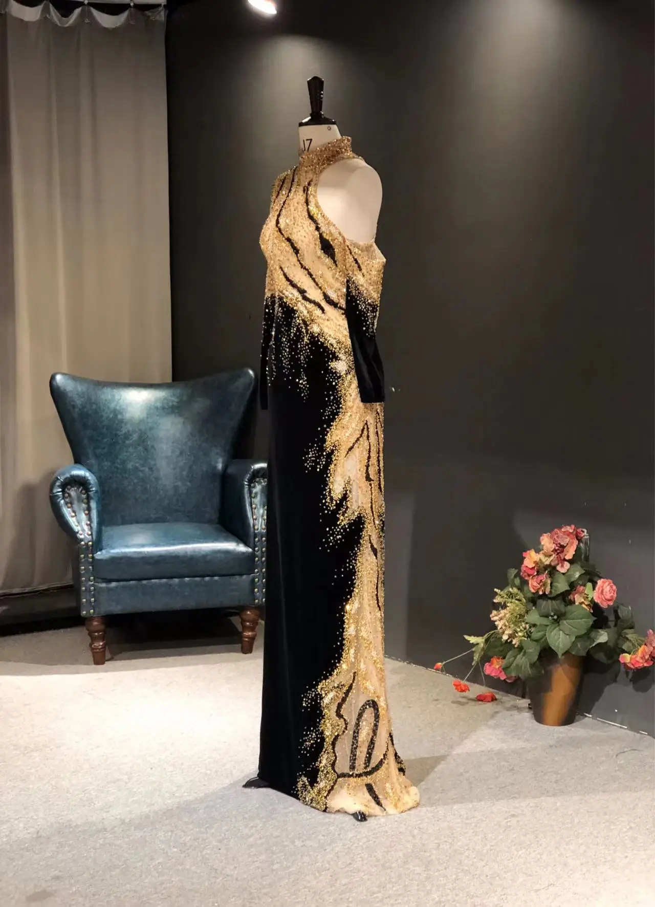 Real Picture Zuhair Murad Black and Gold Vintage Long Sleeves