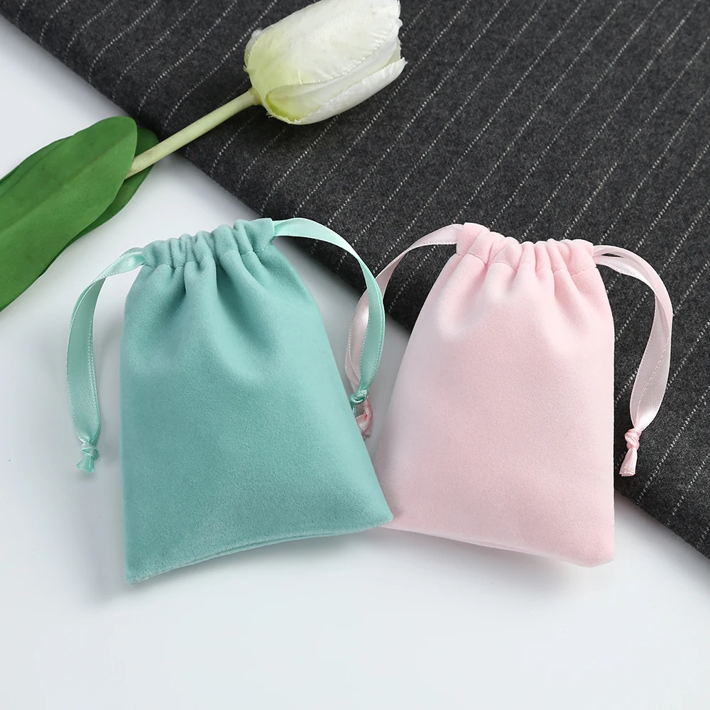 50 Velvet Jewelry Small Gift Bags Mini Size 7X9cm Drawstring Packaging Organizer Pouch For Girl Wedding Favor Candy Goodie Bag