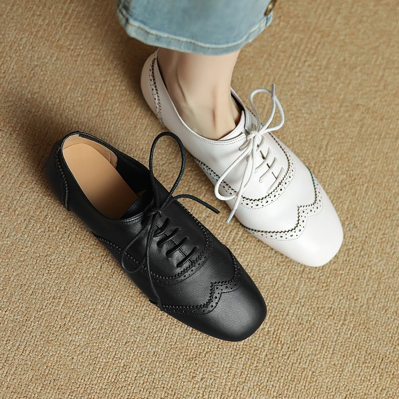 Women's New Spring and Autumn Square Headed Genuine Leather Carved Lace up Customized Large Low Heel Blake Single Shoes