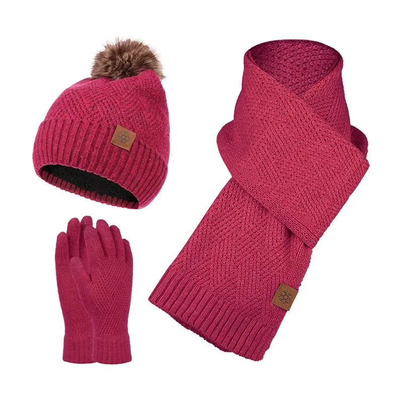 Рисунок 4 - Зимняя шерстяная шапка шарф перчатки