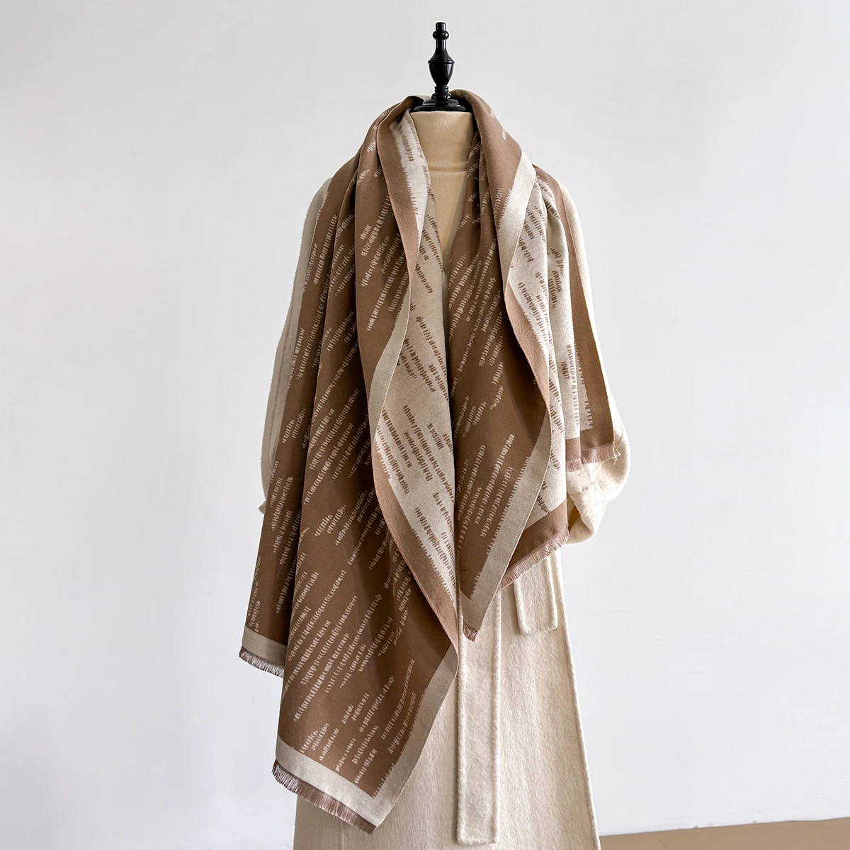 2025 New Women's Stripes print Warm Shawl Simple Thick Imitation Cashmere Scarf with Jacquard Ideal for Autumn and Winter