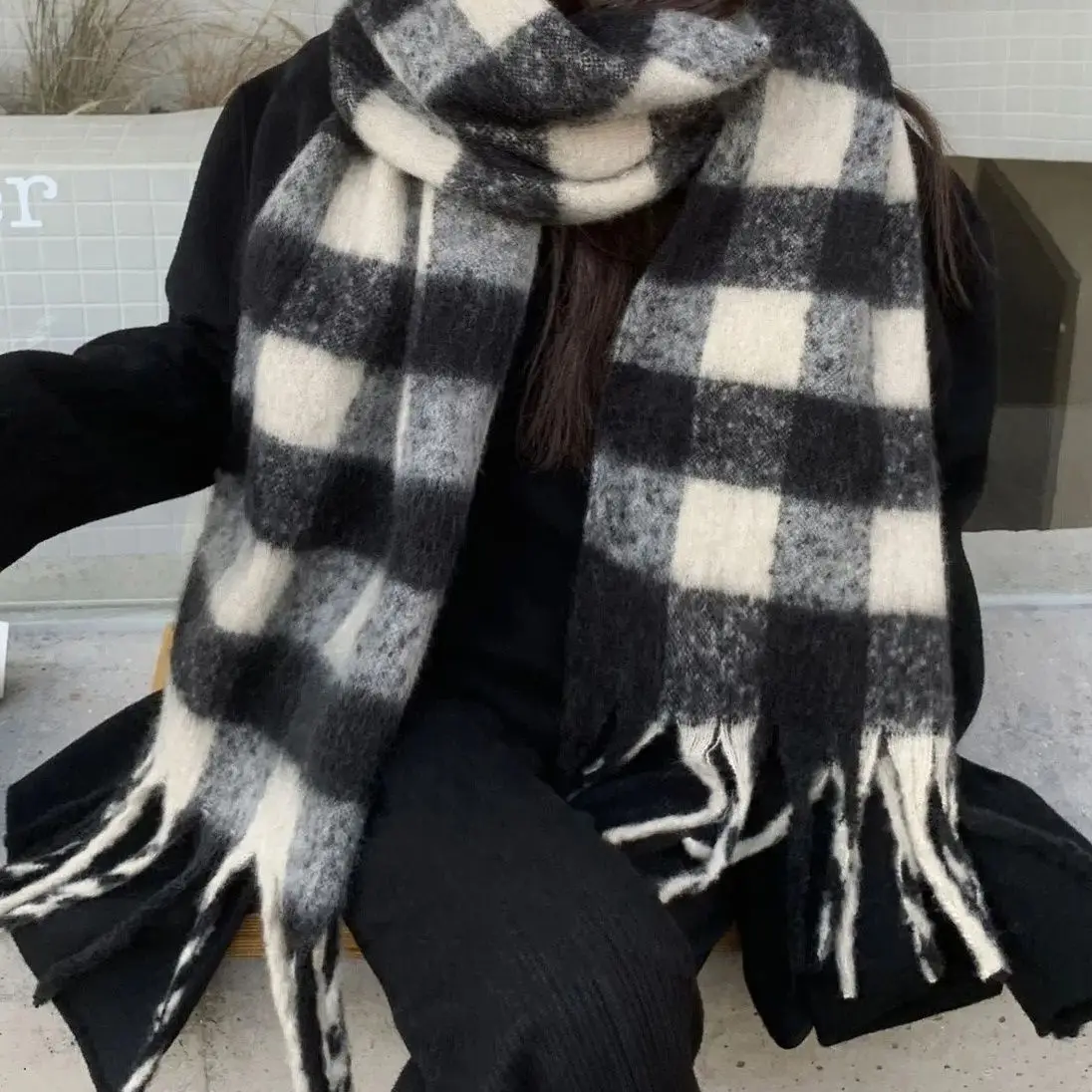 

Luxury Design Plaid Scarf Winter Warm Cashmere Women Long Bandana Pashmina Foulard Female Scarves Tassel Shawl and Wraps Q394