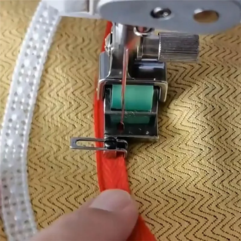 X6 Adjustables Edge Guide Rolled Hem Feet 0.1-12.5Mm, Roller Hemmer Press Foot For Industrial Lockstitch