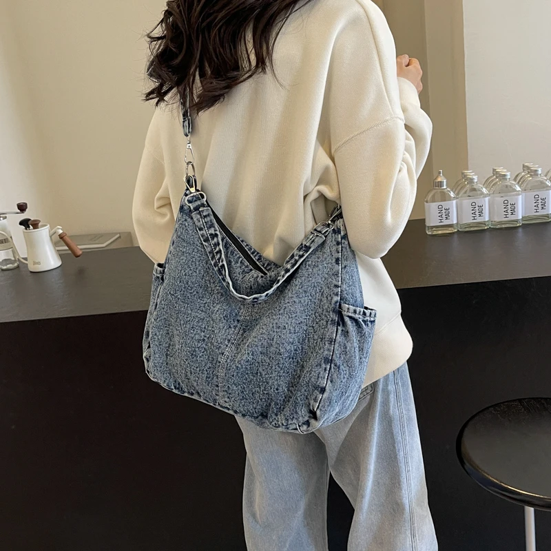 Women's minimalist and fashionable casual denim shoulder bag, zippered shopping bag, crossbody women's bag