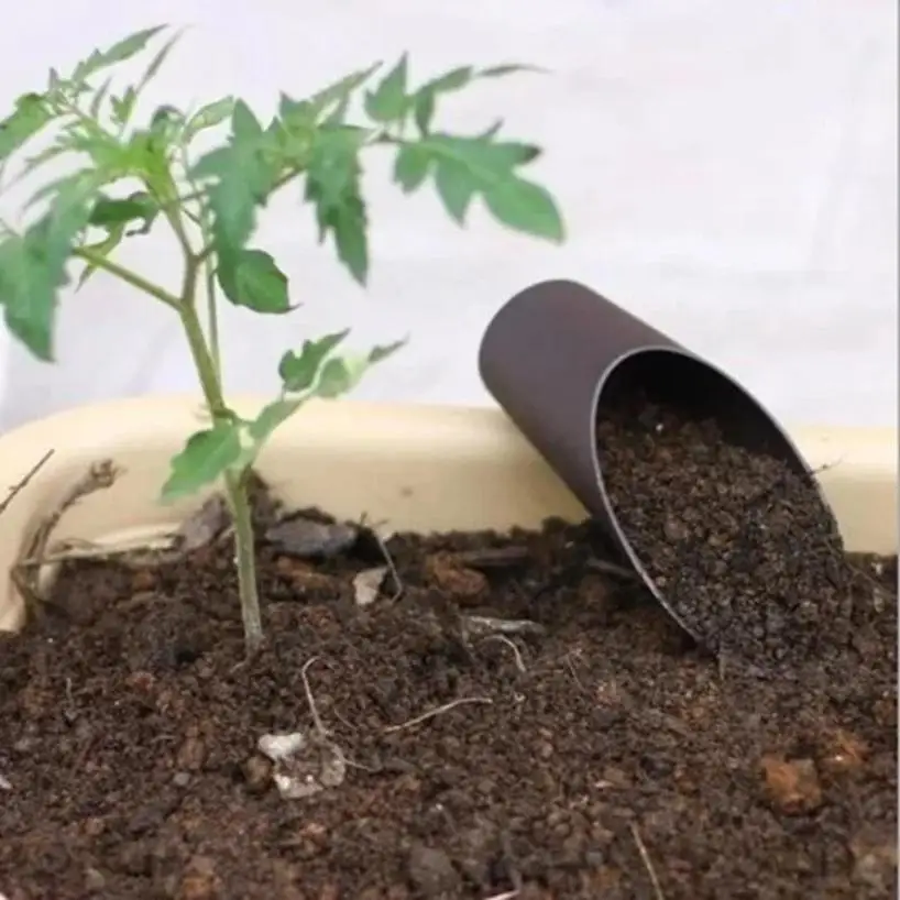 1 Pcs Practical Bucket Shovel Plastic Tools Planting Buckets Punchers Shovels Buckets Seedling Pickers Gardening Tools