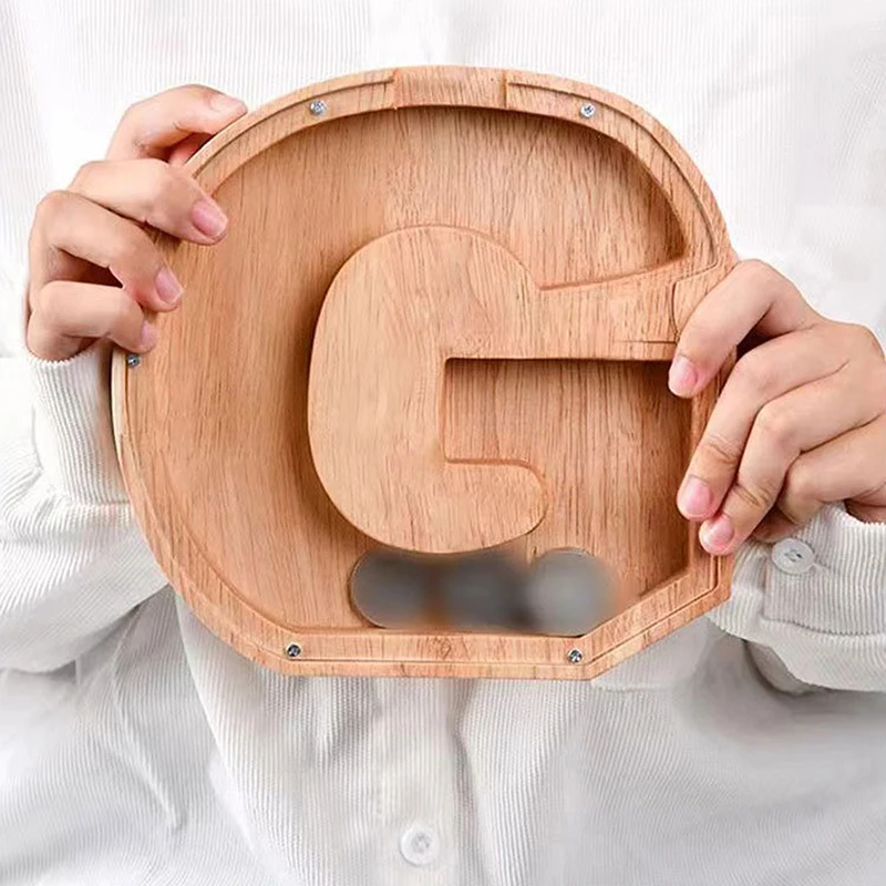Salvadanaio in legno a forma di lettera personalizzato per bimbi_voghion.com