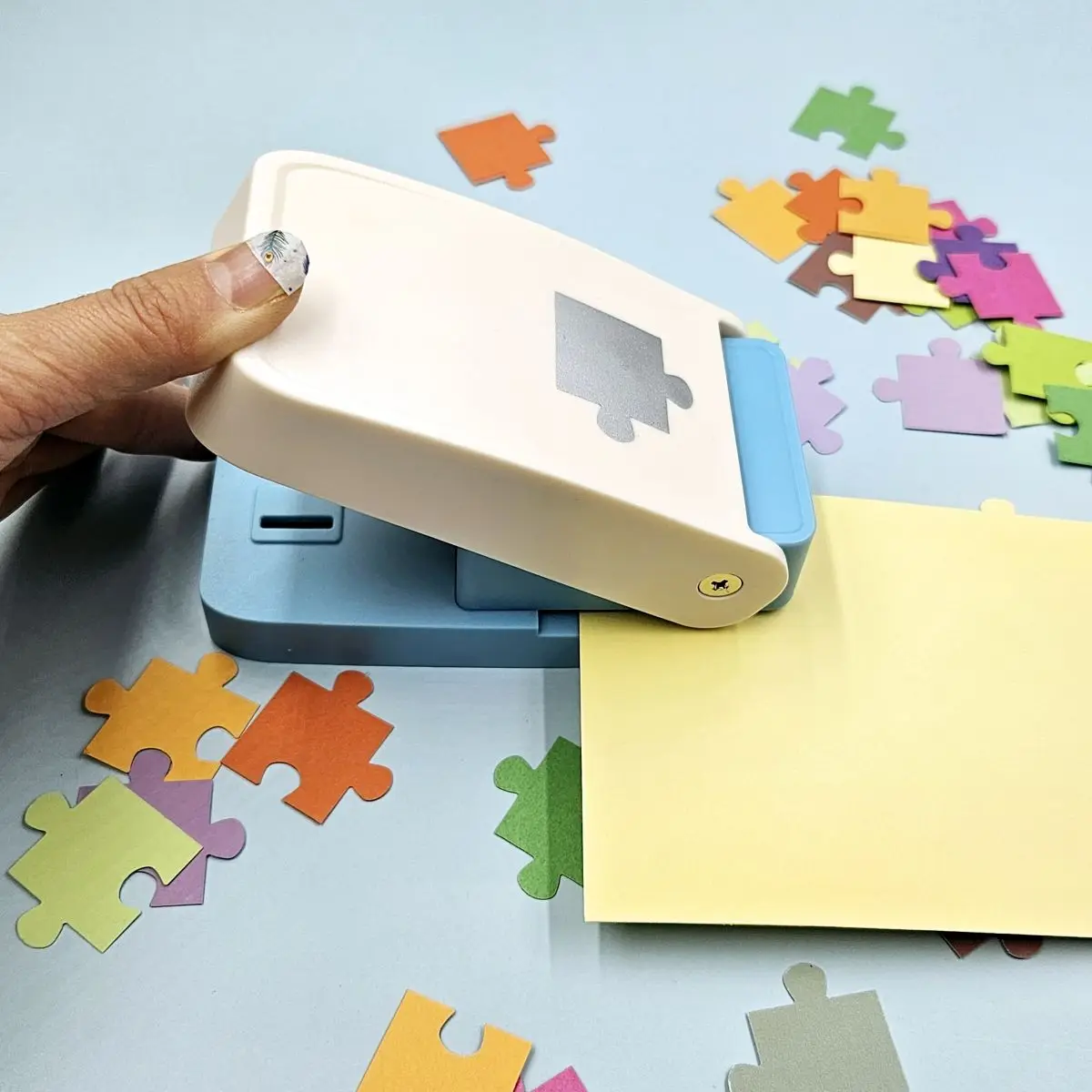 Creative Jigsaw Punch DIY Scrapbooking Embossing Craft Tool Educational Toy Kids Superior Quality 1pc