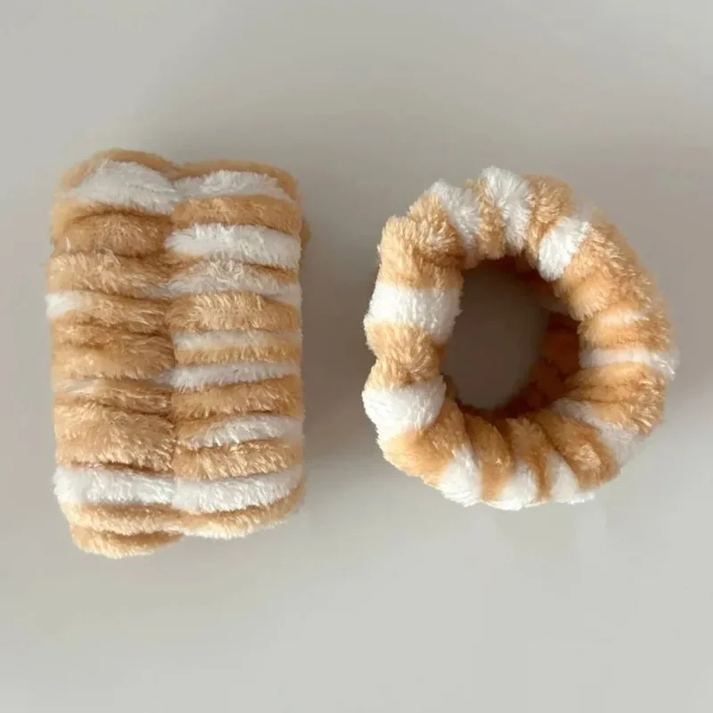 3-piece Cute Cat Ear Leopard Print Plush Headband Suitable for Girls' Spa, Face Washing, and Makeup Headband Elastic Wristband