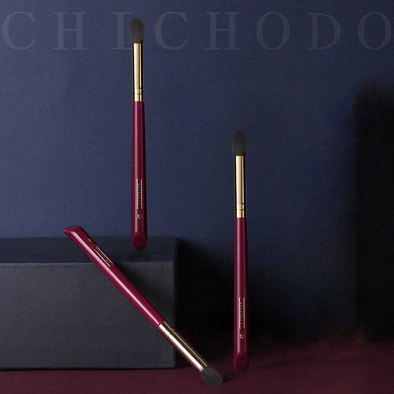 CHICHODO, 고급 메이크업 브러시, 얼굴 하이라이트 브러시, 동물 털로 만든 고품질 소프트 브러시-레드 로즈 시리즈 015