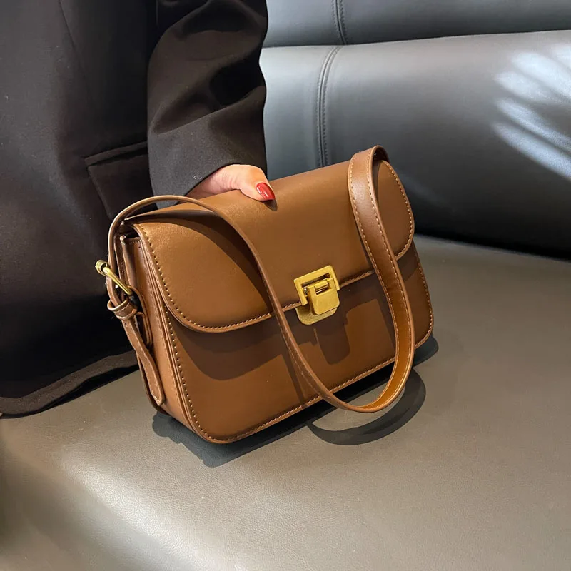 

Маленькие сумки на плечо с клапаном в стиле ретро для женщин, зимняя трендовая однотонная простая сумка через плечо из искусственной кожи, сумки и кошельки, 2023