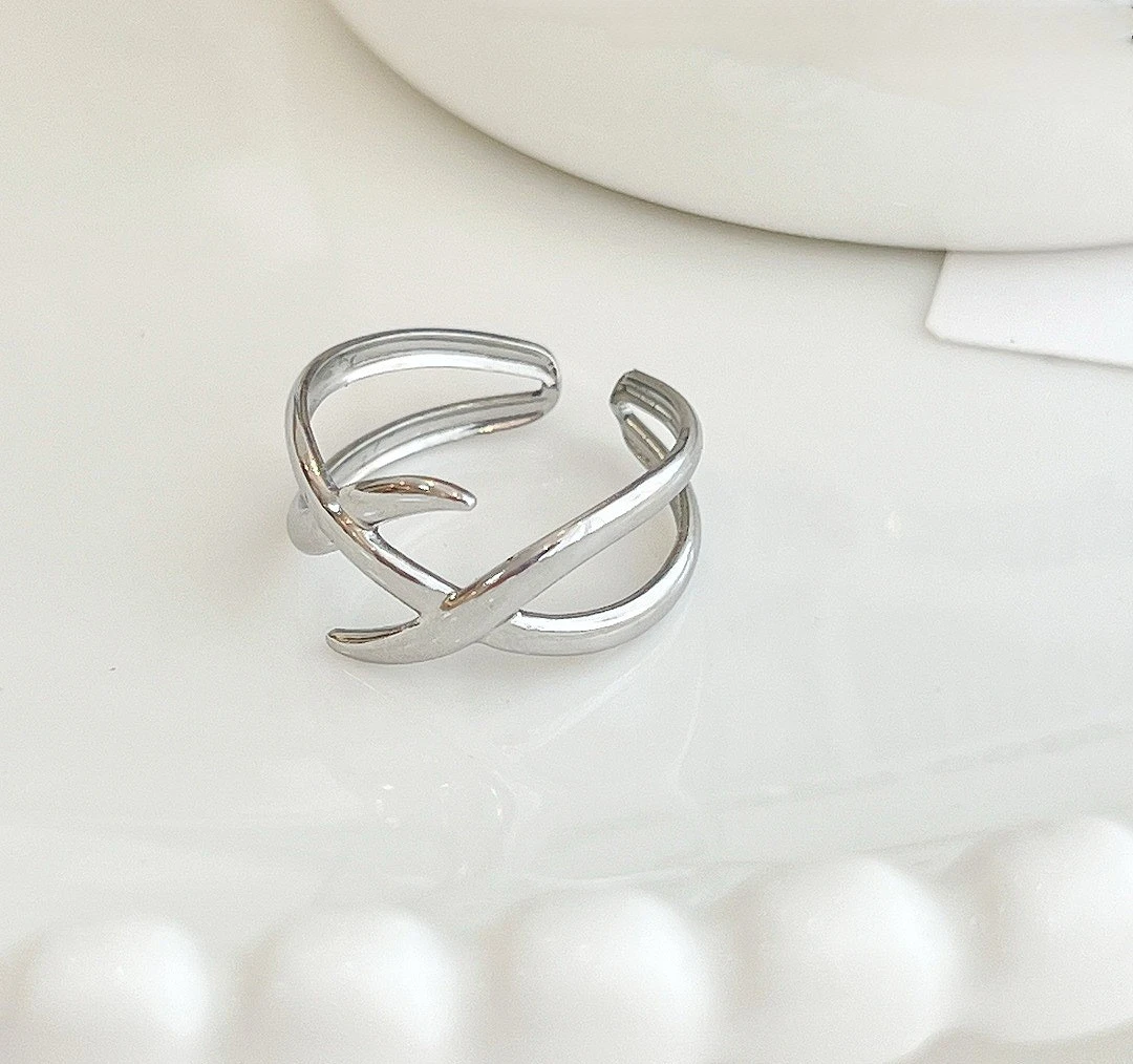 New stainless steel light luxury style Fishbone cross line ring adjustable mouth vintage vacuum electroplating ring for women 4