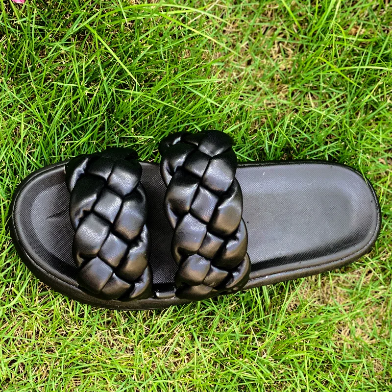 Рисунок 4 - Модные летние тапочки