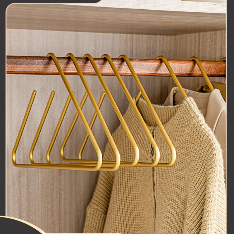 

Aluminum Alloy Clothes Hanger Household Triangle Shape Solid Thickened Anti-Rust Gold Silver Adult Light Luxury Wardrobe Storage