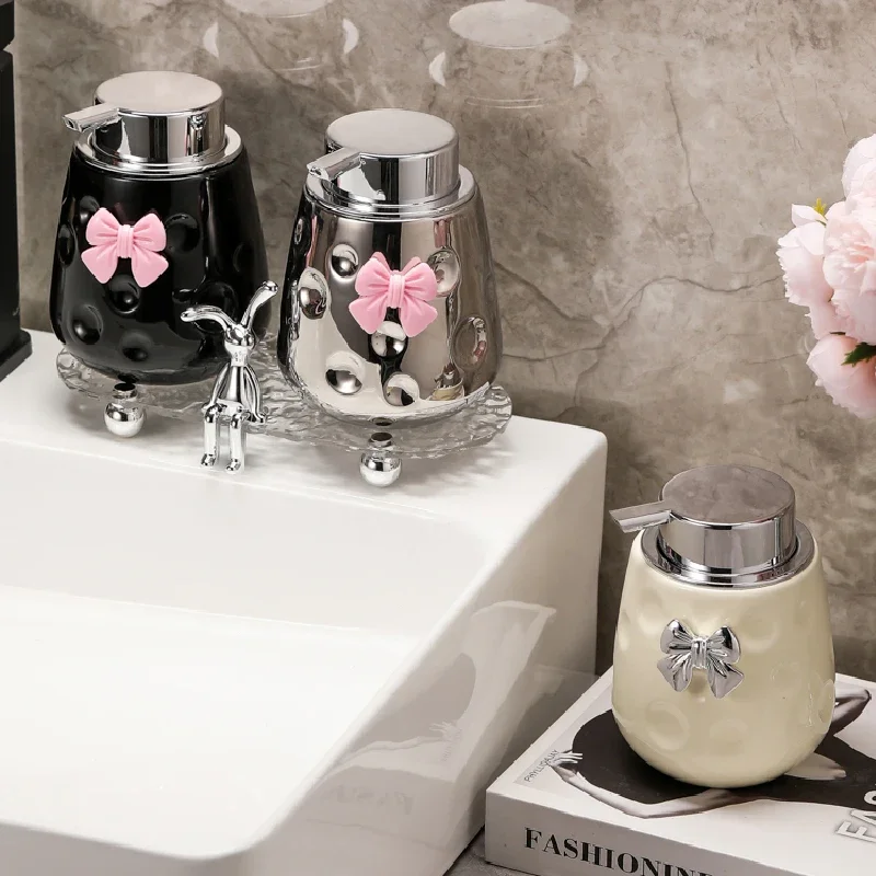 ขวดอิมัลชันเซรามิกโบว์เครื่องจ่ายสบู่เหลวรูปชีสแบ่งเป็นขวดสำหรับอุปกรณ์ห้องน้ำในครัวเรือนที่หรูหรา 1