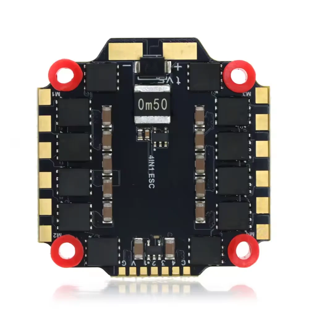 Gros plan sur les MOSFET et processeur BLHeli_S de l'ESC 4en1 45A pour performances et fiabilité en FPV