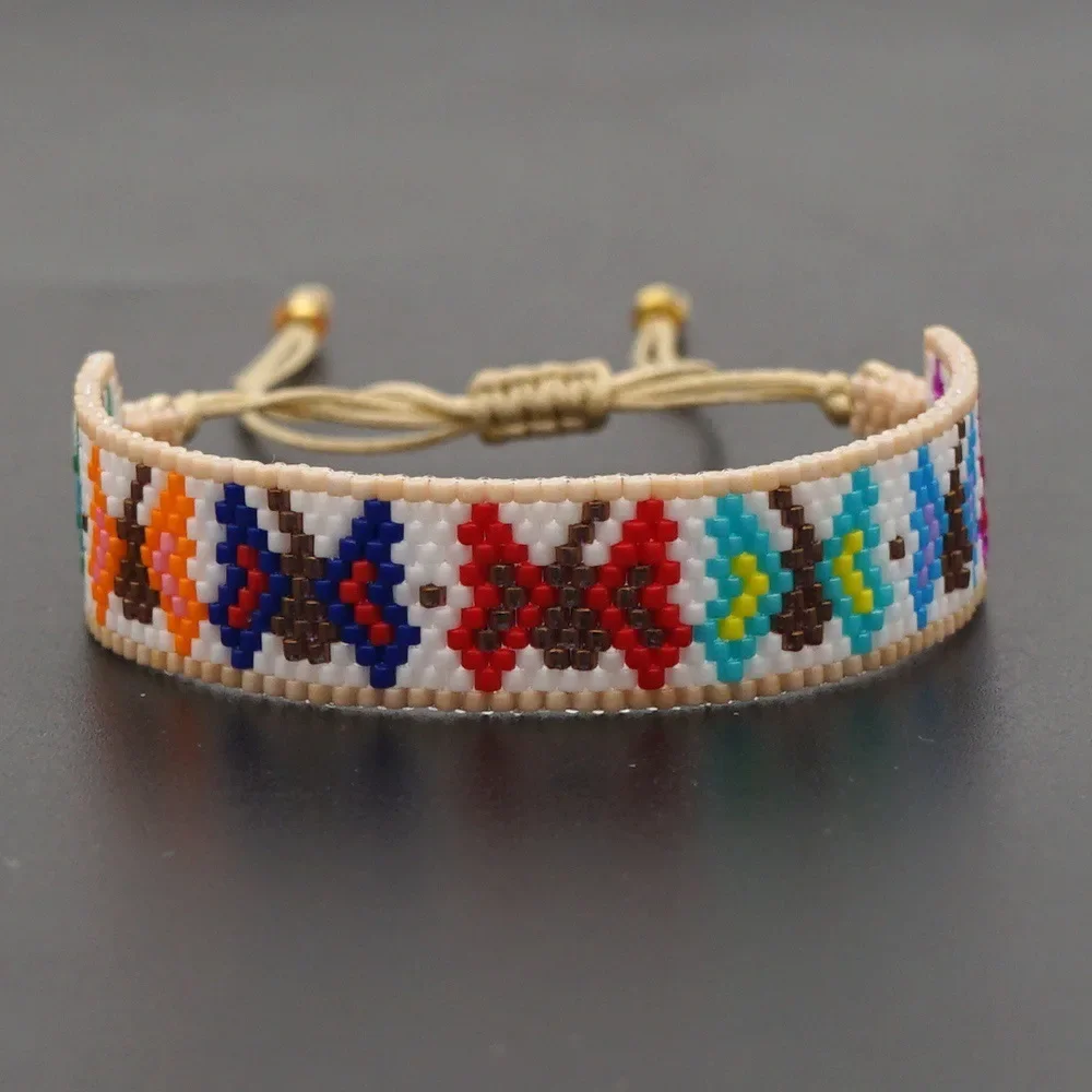 

Регулируемый браслет ручной вязки с бусинами в стиле бохо