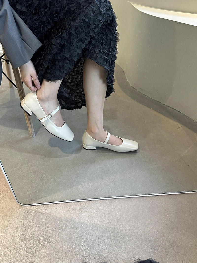 

2023 Spring New Retro Gold Mary Jane Shoes Women's One-word Buckle Belt Single Shoes Thick Heel High Heel Leather Shoes