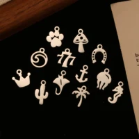 5 pièces Mini mignon cocotier/hippocampe/fer à cheval/Cactus breloques pour la fabrication de bijoux minuscules bracelets à breloques en acier inoxydable boucles d'oreilles bricolage 4