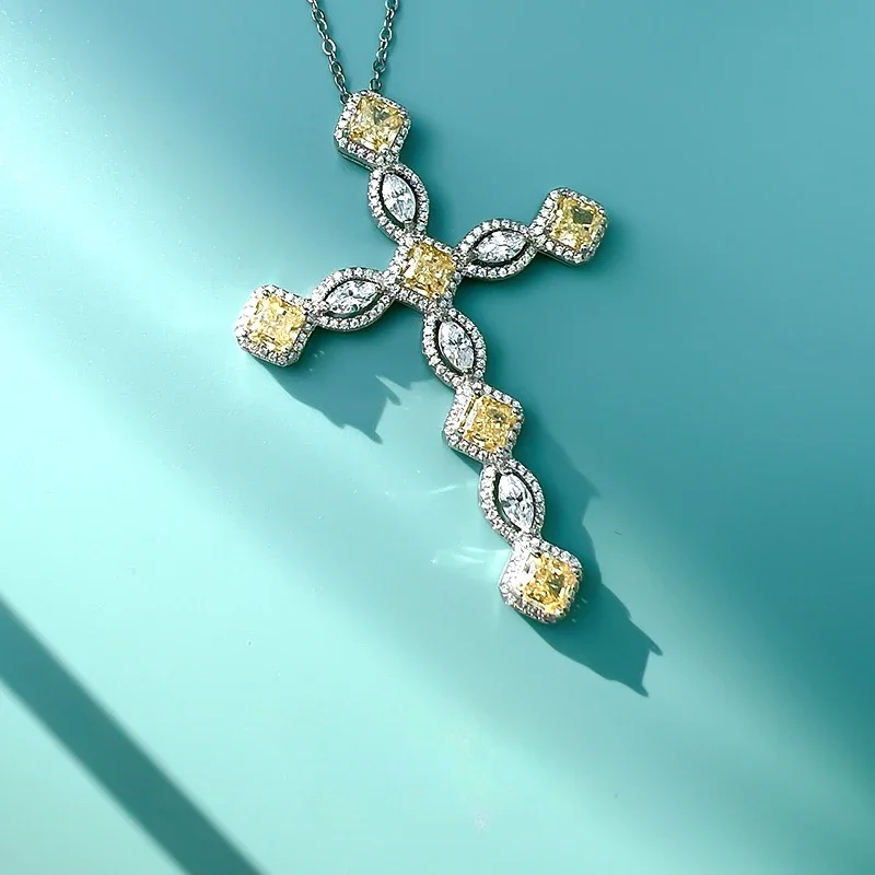 

925 Sterling Silver Retro Inlaid High Carbon Diamond Pendant Christmas Gift Niche Design Sweater Chain Engagement Jewelry