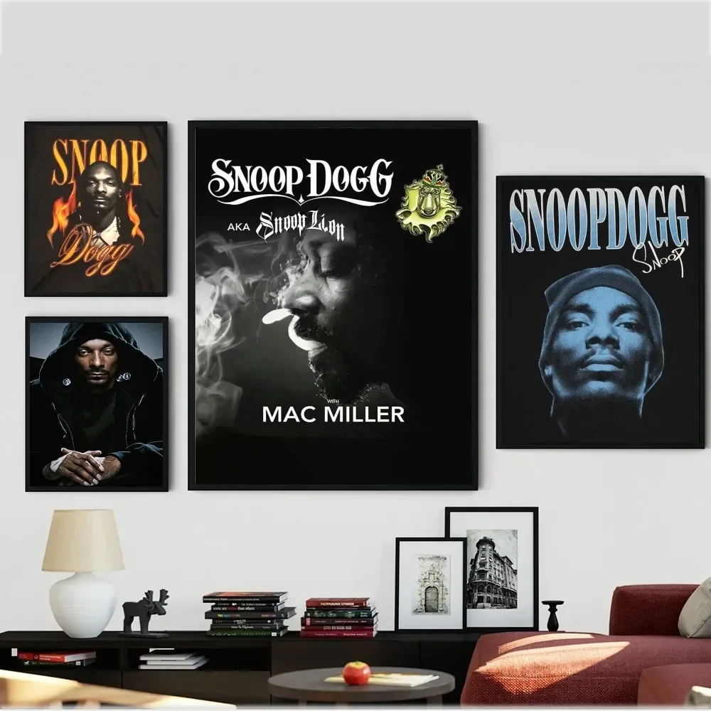 

Hip Hop Rapper S-Snoop Doggs Poster Kraft Paper Vintage Poster Wall Art Painting Study Aesthetic Art Small Size wall stickers