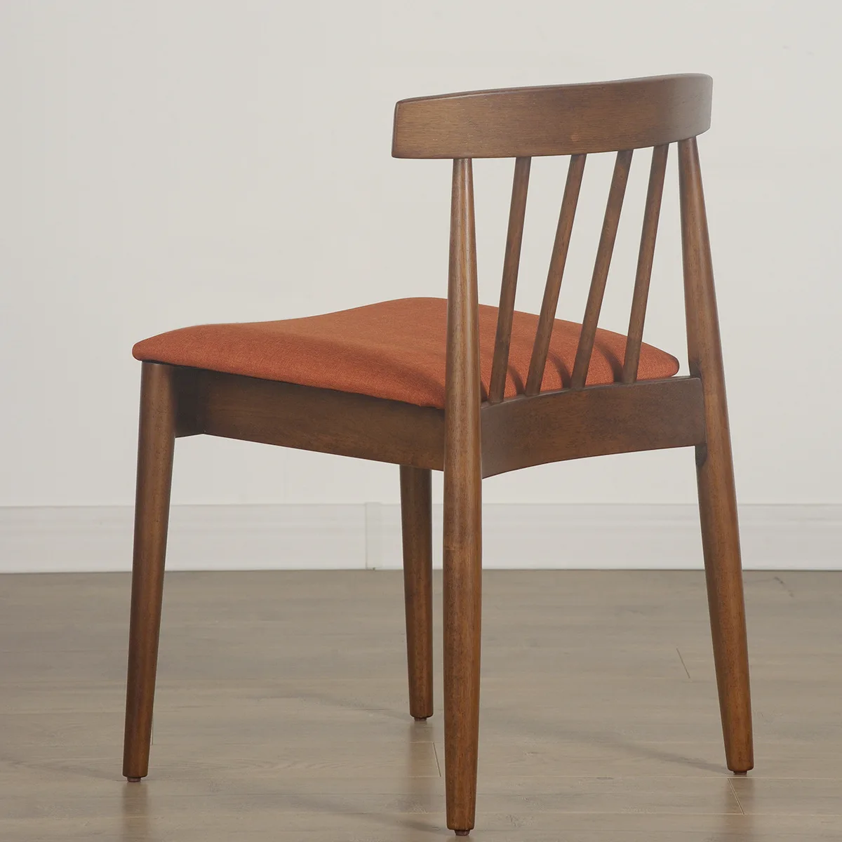 Simple and modern solid wood horn chair Western restaurant dining chair catering hotel table and cafe table
