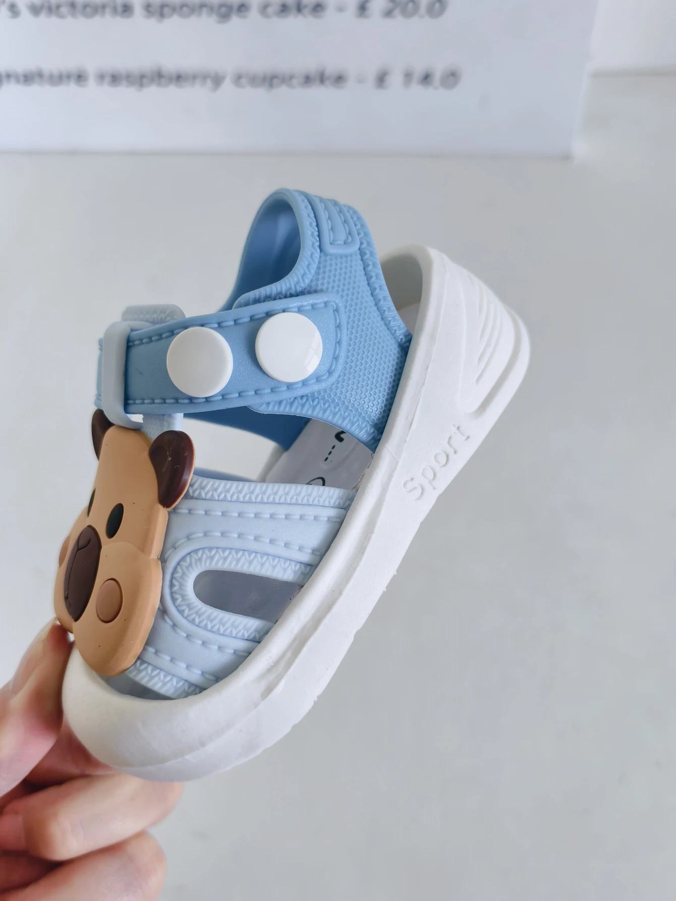 2026년 여름 남아용 클로즈드 토 스포츠 샌들, 가볍고 미끄럼 방지 기능이 있는 부드러운 밑창 키즈 비치 슈즈, 야외 캐주얼 워킹 샌들 (용)