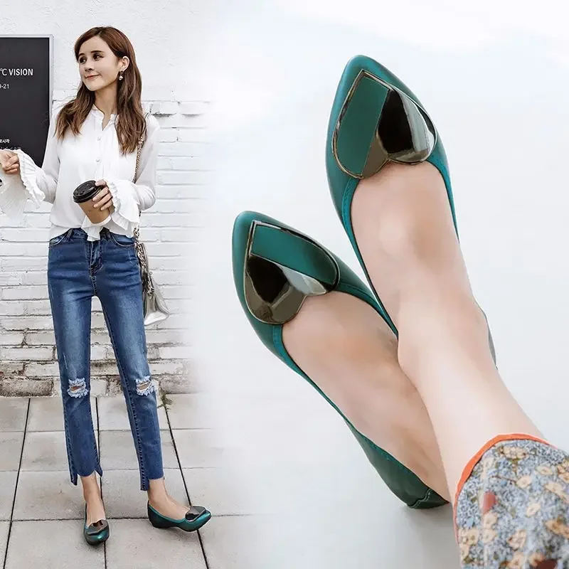 Luxury Shoes Women Designers Flats Casual Boat Shoes Fashion Loafers Metal Decoration Pointed Low-cut Slip-on Ladies 34-41