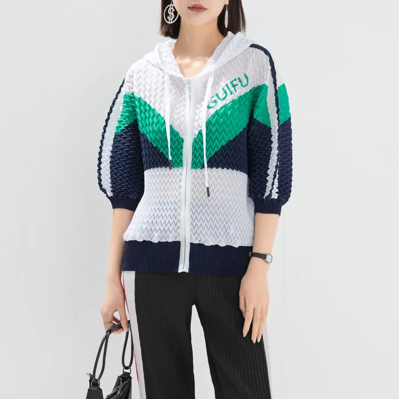 Miyake Pleated Fashion Loose Sweatshirt Jacket for Women 2024 Spring New Casual Versatile Contrast Color Hooded Zipper Top miyake pleated fashion printed small coat for women spring autumn handmade pleated suit collar order one button outerwear tops