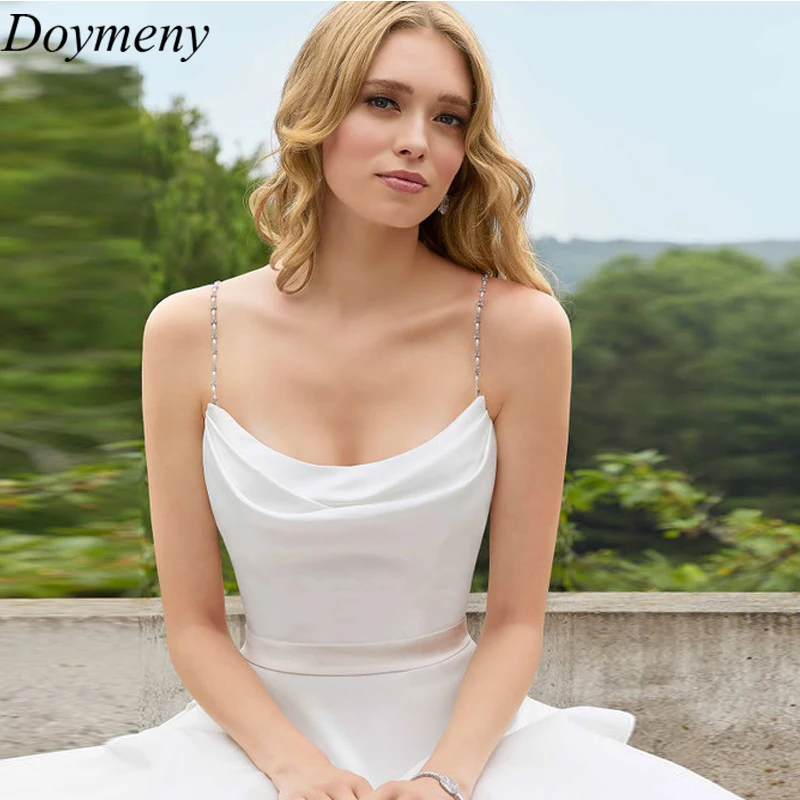 

Doymeny Bridal Wedding Dress O-Neck Sweep Train Satin Spaghetti Straps Sleeveless Backless Button Belt Simple Robe De Mariée