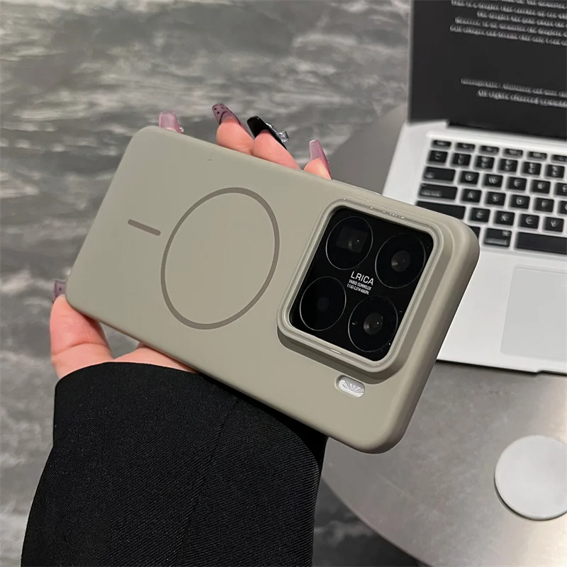 Matte PC MagSafe-Compatible Protective Cover
