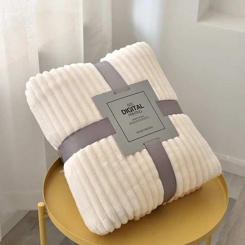 thumbnail image 1 of Manta de terciopelo de leche para dormir, cálida, suave y cómoda, de franela polar, para otoño e invierno, manta acogedora y esponjosa, 1 of 5