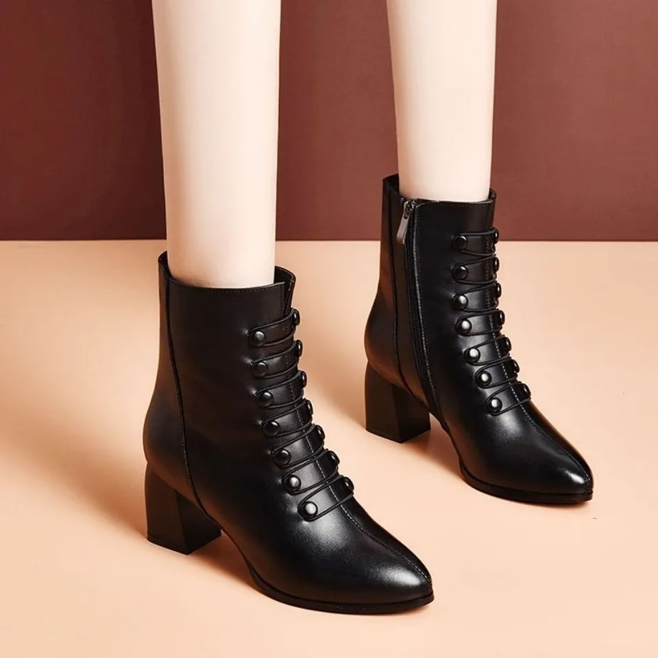 Buy RSVP by Nykaa Fashion Black Ankle Length Square Block Heel Boots Online