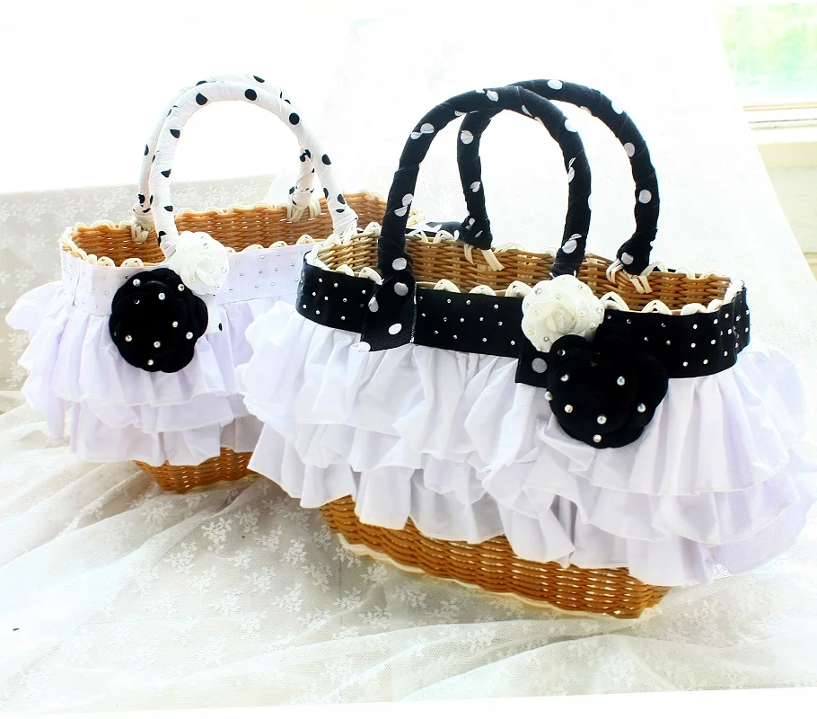 

Оригинальный дизайн ручной работы, переноски для собак, товары для домашних животных Сумочка из ротанга, уникальные кружевные аксессуары в горошек с камеллией и стразами для щенков чихуахуа