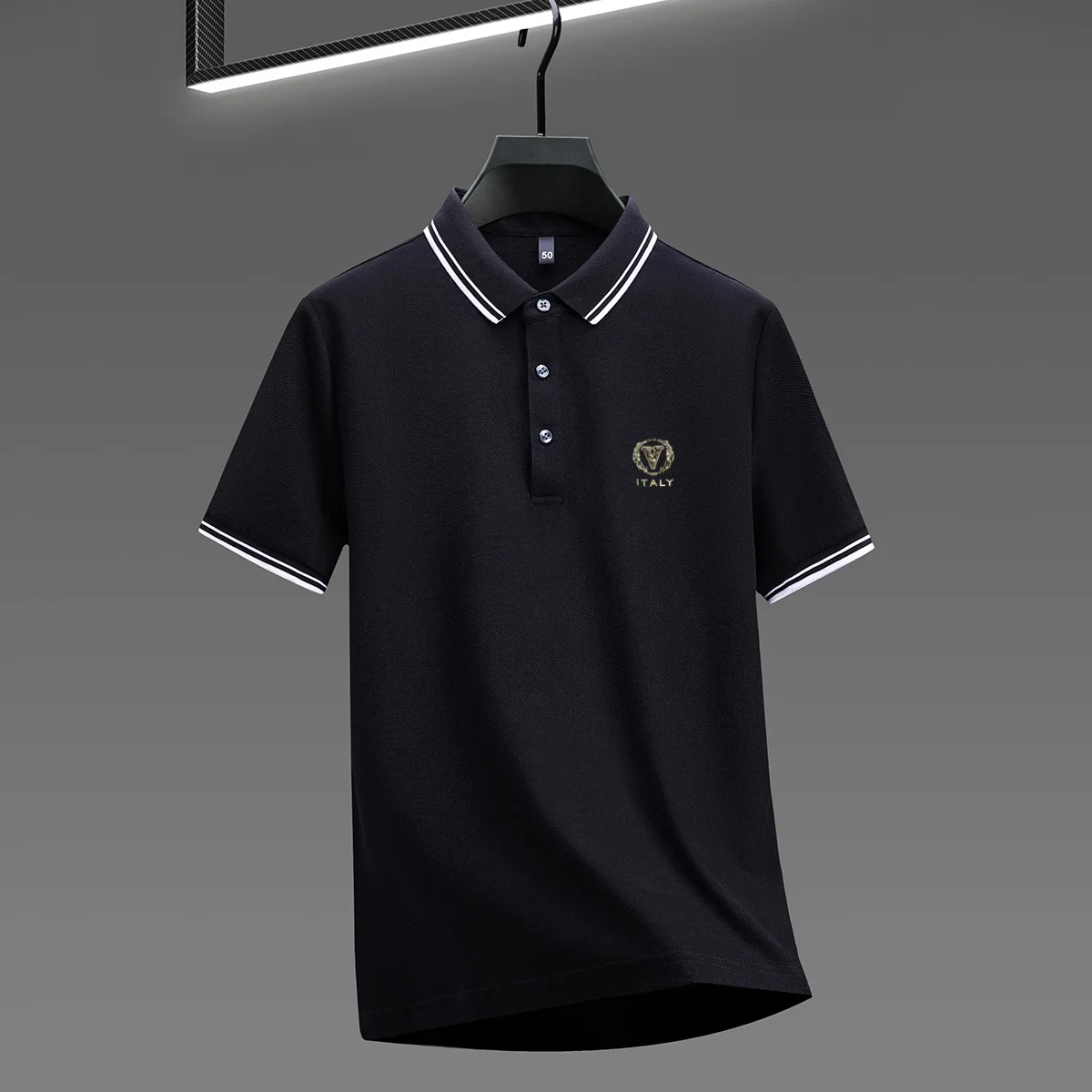 Men’s fashion polo shirt with short sleeves and print design