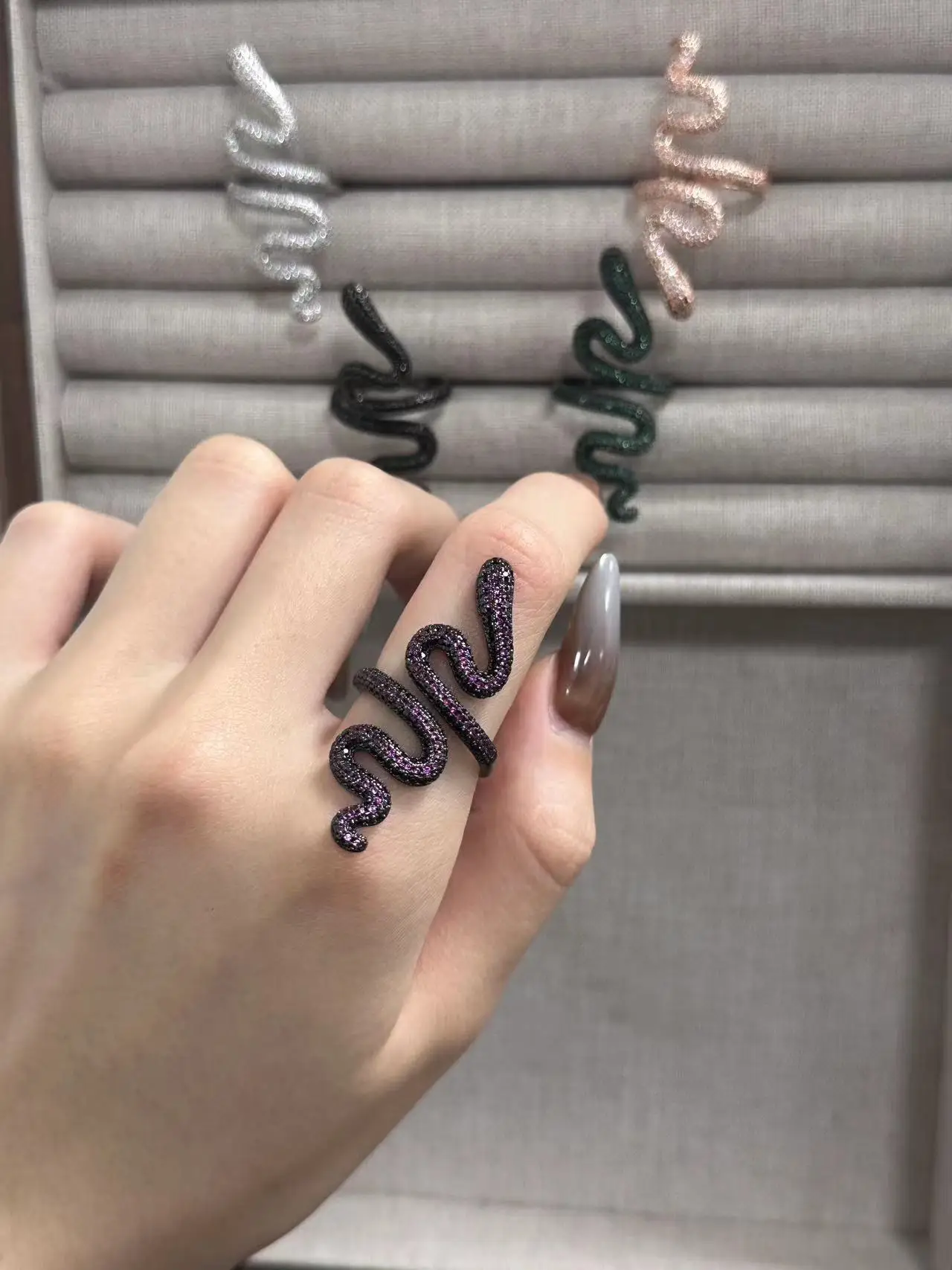 Taylor Swift Purple 蛇指輪スネークリング 新品 テイラースウィフト スネークリング Taylor Swift 指輪