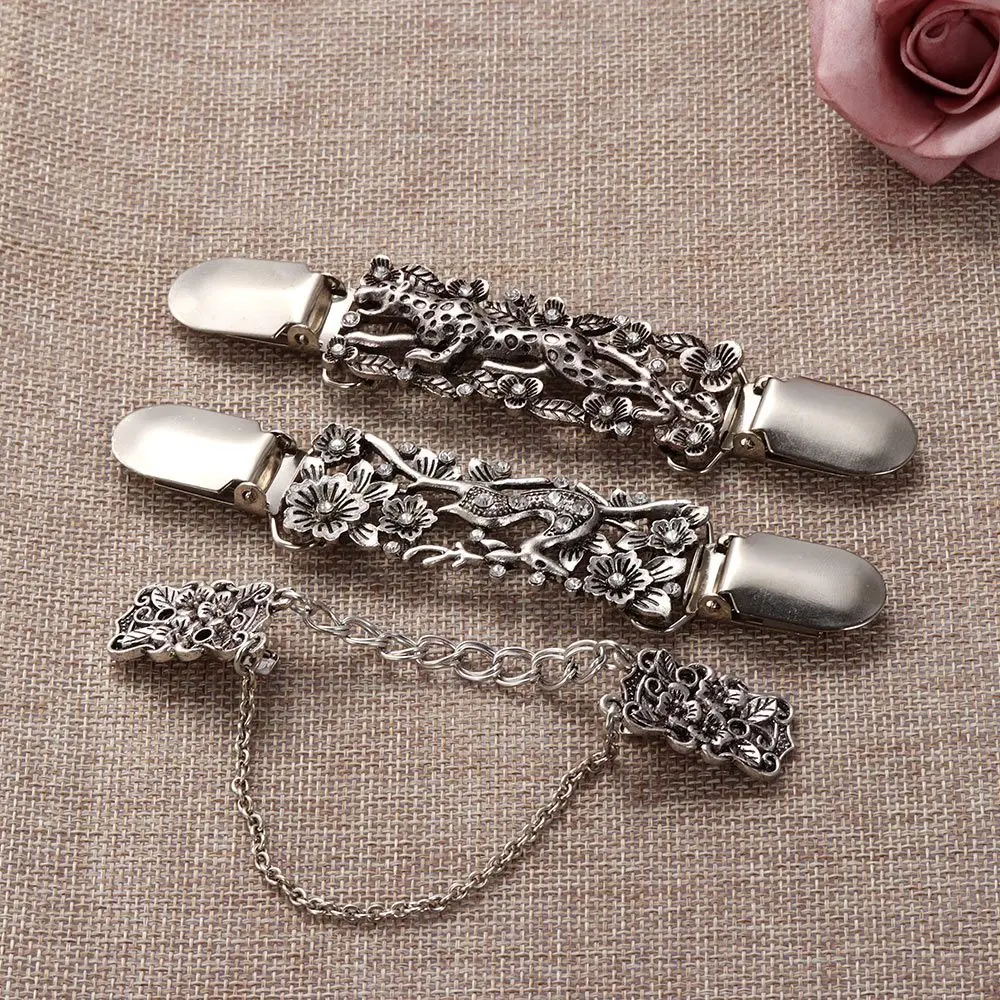 Shawl Brooch Women Carved Flower Cardigan Sweater Blouse Shirt Collar Retro Duck Clip Clasps Charm Accessories