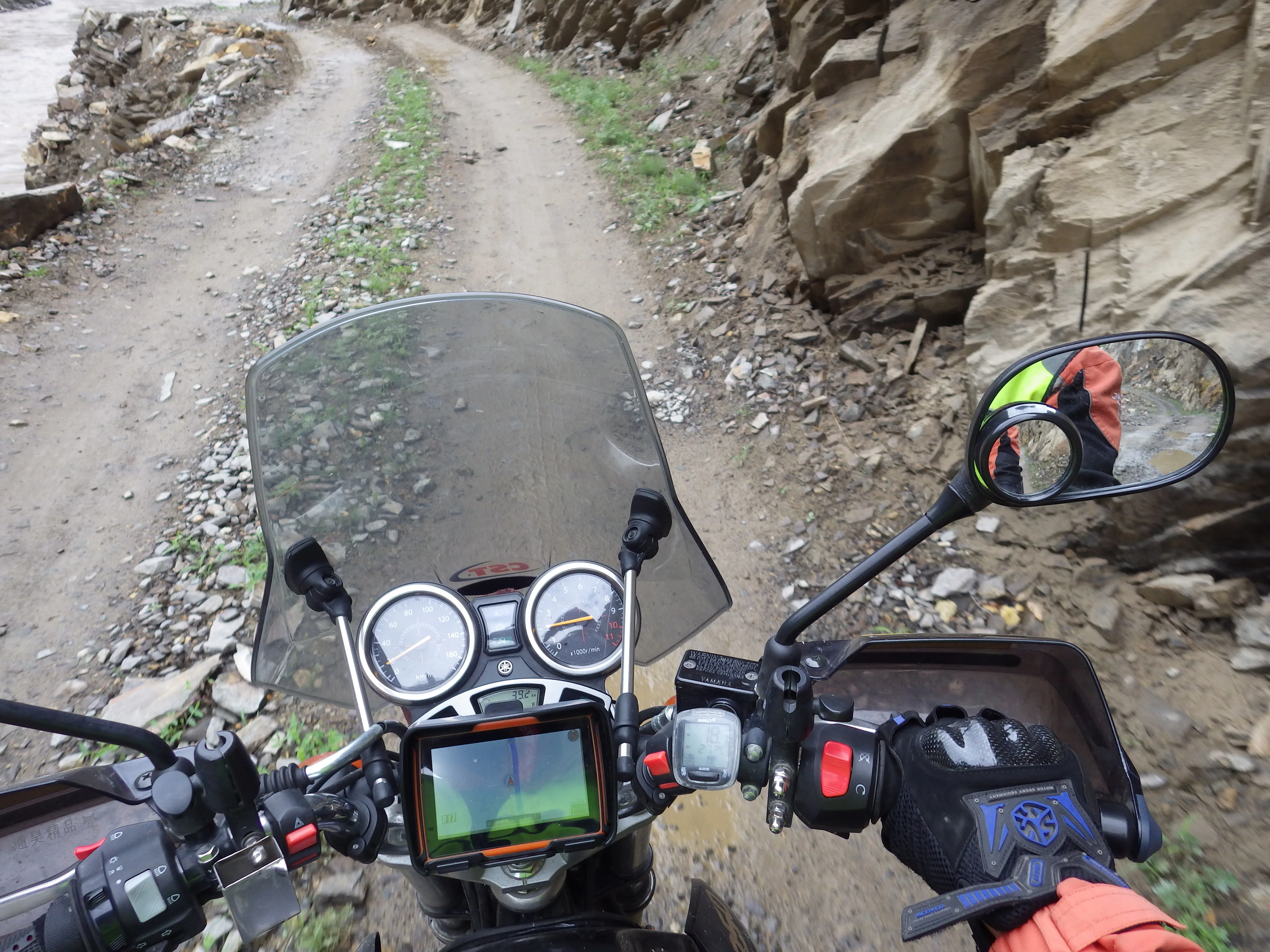 자동차 오토바이 GPS 네비게이션 4.3인치 화면 방수 IPX67 방진 충격 방지 블루투스 FM AVIN 내장 8GB 새로운 iGo 지도