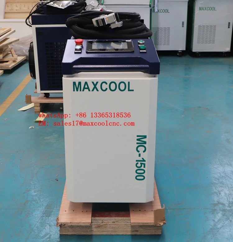 Handheld Rust Removal 1500w 2000w 3000w 6000w Wood Metal Surface Cleaner Oil Stain Weld Seam Laser Cleaning Machine Price 3