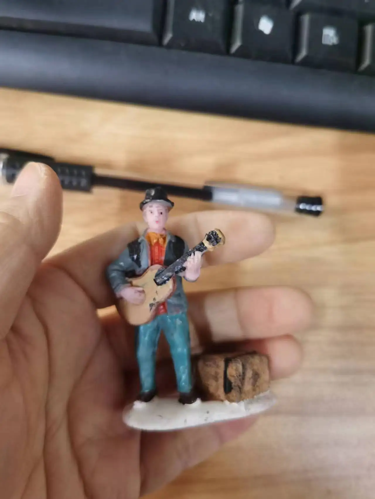 

resin figure mental psychological sand table game box court therapy man playing guitar